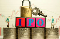 鼓勵(lì)持股滿三年的原有股東將部分老股向投資者轉(zhuǎn)讓，轉(zhuǎn)讓后，公司實(shí)際控制人不得發(fā)生變更。

 　　嘉實(shí)財(cái)富管理有限公司財(cái)富管理總監(jiān)吳妙娟：老股轉(zhuǎn)讓也是一個(gè)亮點(diǎn)，而不是像以前僅僅是發(fā)行新股。對(duì)股價(jià)做出穩(wěn)定的要求，對(duì)中小投資者利益有比較好的保護(hù)作用。