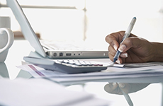 商務(wù)部定調(diào)2013工作重點(diǎn) 推動(dòng)服務(wù)業(yè)成新的引資增長(zhǎng)點(diǎn)