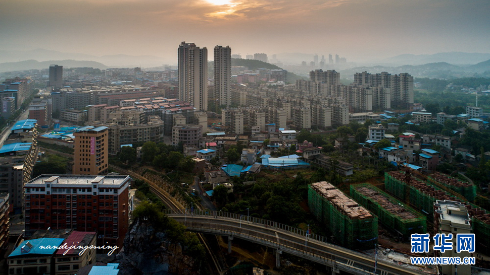 改革開放40年，縣城變化令人驚