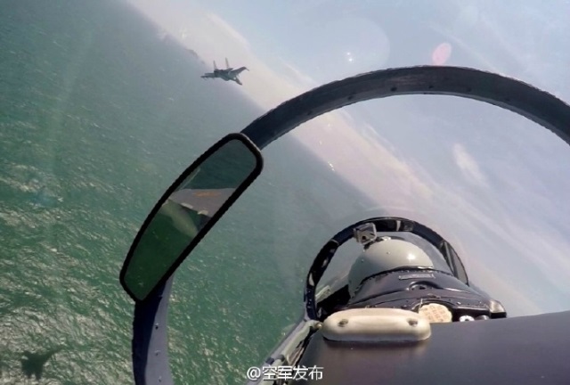 中國空軍多型主戰(zhàn)飛機(jī)赴南海戰(zhàn)斗巡航。