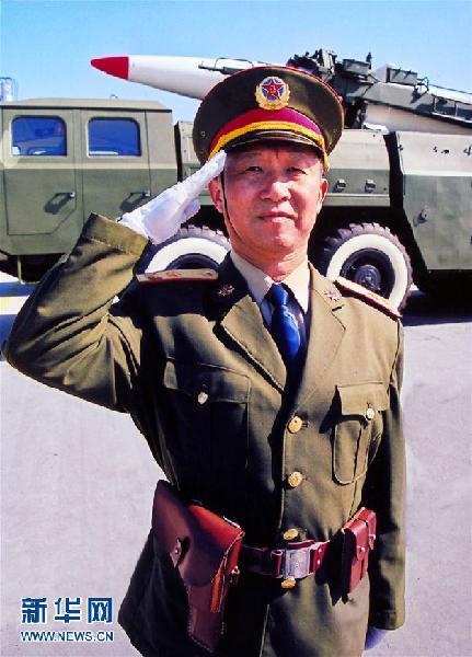 (建軍90周年·英雄·圖文互動(dòng))(1)將生命鐫刻在導(dǎo)彈陣地——記原第二炮兵某基地司令員楊業(yè)功