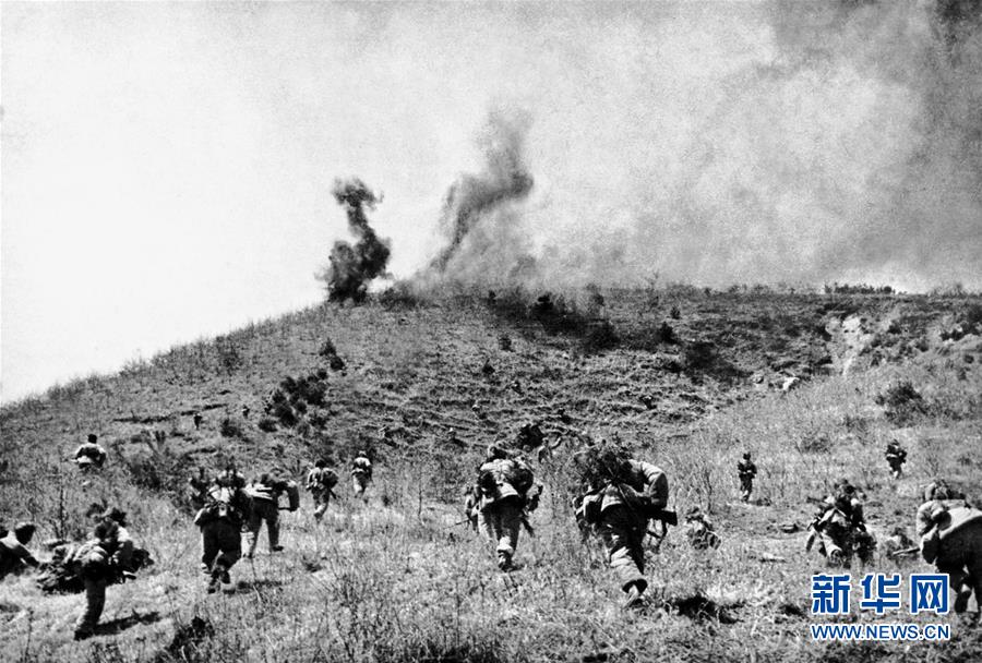 （圖文互動）（1）為了&ldquo;中國號&rdquo;巨輪揚(yáng)帆遠(yuǎn)航&mdash;&mdash;中國共產(chǎn)黨領(lǐng)導(dǎo)下的人民軍隊(duì)忠于祖國、服務(wù)人民啟示錄