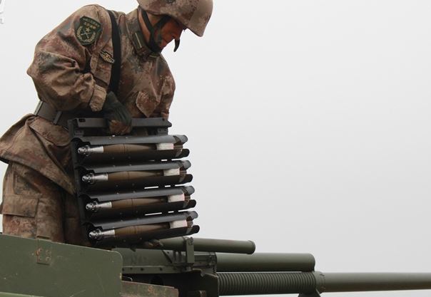 見過給火炮壓彈夾嗎？