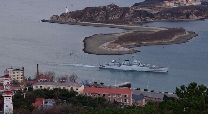 贊！網(wǎng)友俯拍解放軍旅順軍港