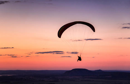 俄媒：俄軍新型傘降系統(tǒng)&ldquo;為北極而生&rdquo;