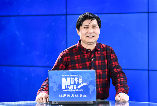 從開始的花鳥畫轉(zhuǎn)為山水畫創(chuàng)作，更欣賞山水畫的大氣。多年努力到名山大川去寫生，搜集素材，創(chuàng)作具有生活氣息的書畫作品。