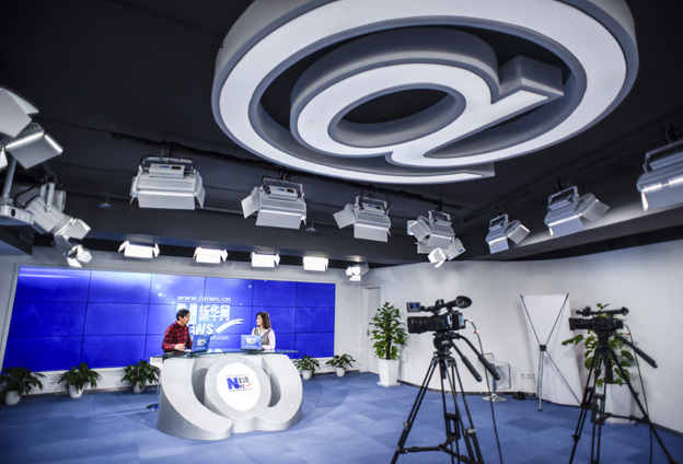 我熱愛公益，希望在這方面做出自己的貢獻。我會用我的畫作支援貧困的學生，支援患病的兒童，獻出我的愛心。