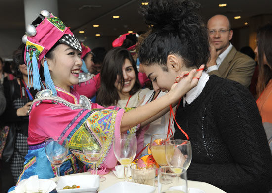 &ldquo;歡樂(lè)春節(jié)&rdquo;走近海外民眾 帶去中國(guó)年味