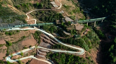 新華全媒+｜高鐵時(shí)代，大涼山鐵軌上流淌&ldquo;慢幸福&rdquo;