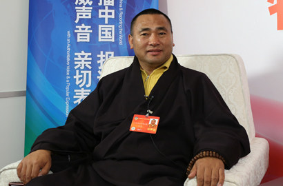 全國(guó)政協(xié)委員東寶仲巴&middot;呼圖克圖做客新華網(wǎng)、中國(guó)政府網(wǎng)兩會(huì)訪談