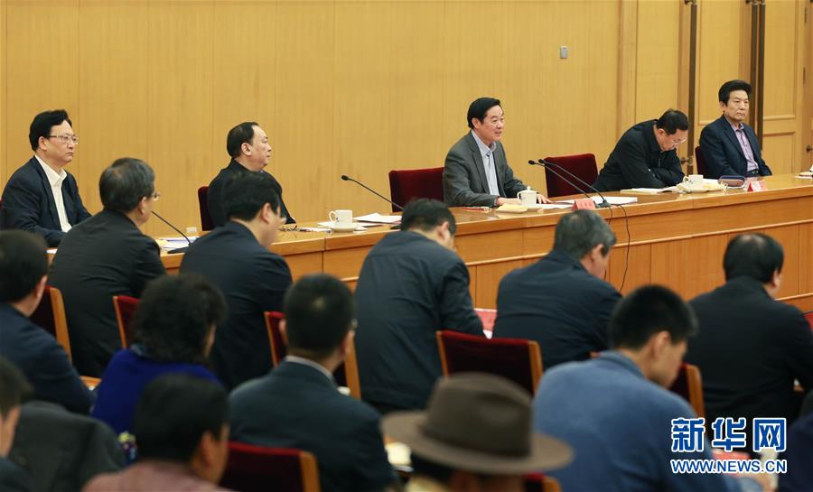 （新華網(wǎng)）劉奇葆出席第六屆全國服務(wù)農(nóng)民、服務(wù)基層文化建設(shè)先進(jìn)集體表彰座談會(huì)