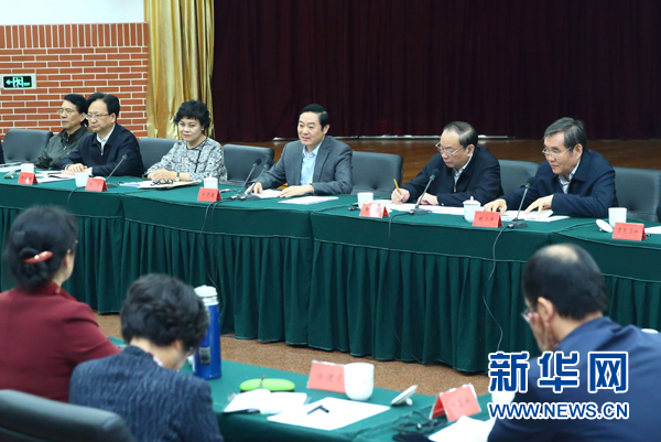 4月12日，中共中央政治局委員、中央書記處書記、中宣部部長劉奇葆在北京出席&ldquo;走向世界的中國兒童文學(xué)&rdquo;座談會并講話。 新華社記者丁海濤攝