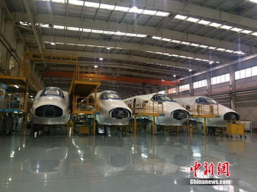 中車青島四方機(jī)車車輛股份有限公司廠房。中新網(wǎng) 邱宇 攝