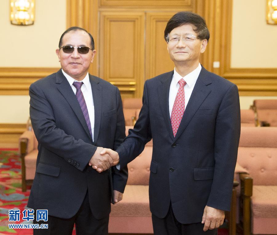 9月5日，中共中央政治局委員、中央政法委書(shū)記孟建柱在北京會(huì)見(jiàn)秘魯最高法院院長(zhǎng)維克托&middot;盧卡斯&middot;蒂科納。 新華社記者 黃敬文 攝 