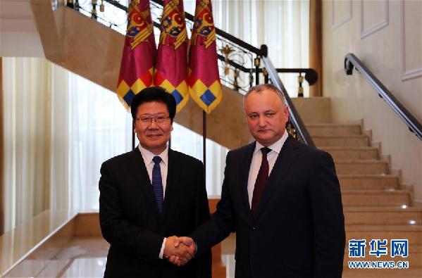 （XHDW）（1）摩爾多瓦總統(tǒng)多東、總理菲利普會(huì)見(jiàn)張春賢