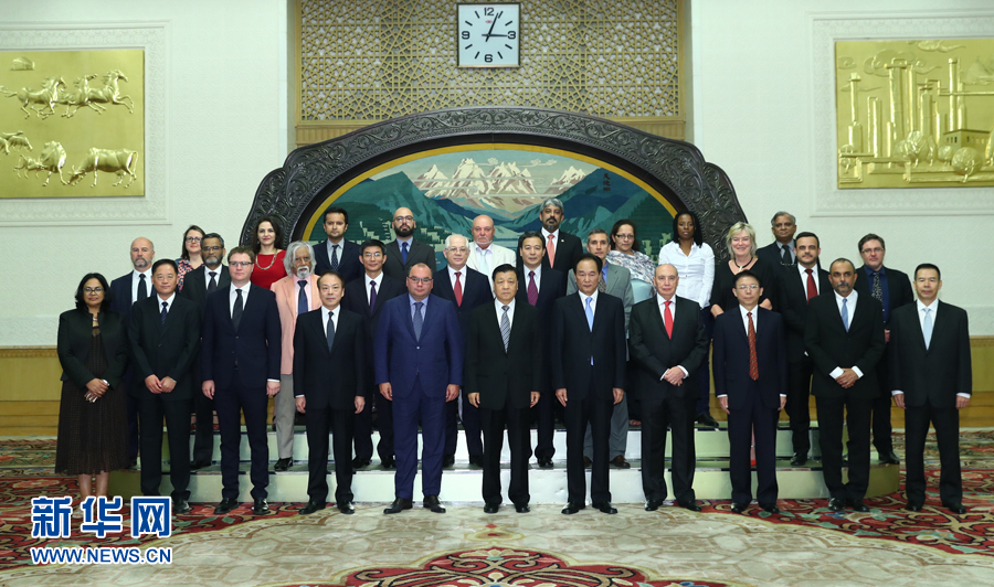 6月7日，中共中央政治局常委、中央書記處書記劉云山在北京會(huì)見(jiàn)金磚國(guó)家媒體高端論壇的媒體代表。新華社記者 謝環(huán)馳 攝