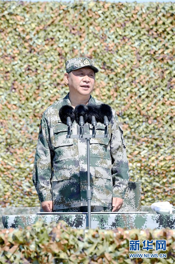 7月30日上午，慶祝中國人民解放軍建軍90周年閱兵在朱日和聯(lián)合訓(xùn)練基地隆重舉行。中共中央總書記、國家主席、中央軍委主席習(xí)近平檢閱部隊(duì)并發(fā)表重要講話。新華社記者 蘭紅光攝