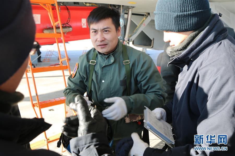 （建軍90周年&middot;英雄&middot;圖文互動(dòng)）（2）聽，渤海灣有風(fēng)吹過來&mdash;&mdash;追記海軍某艦載航空兵部隊(duì)一級(jí)飛行員張超