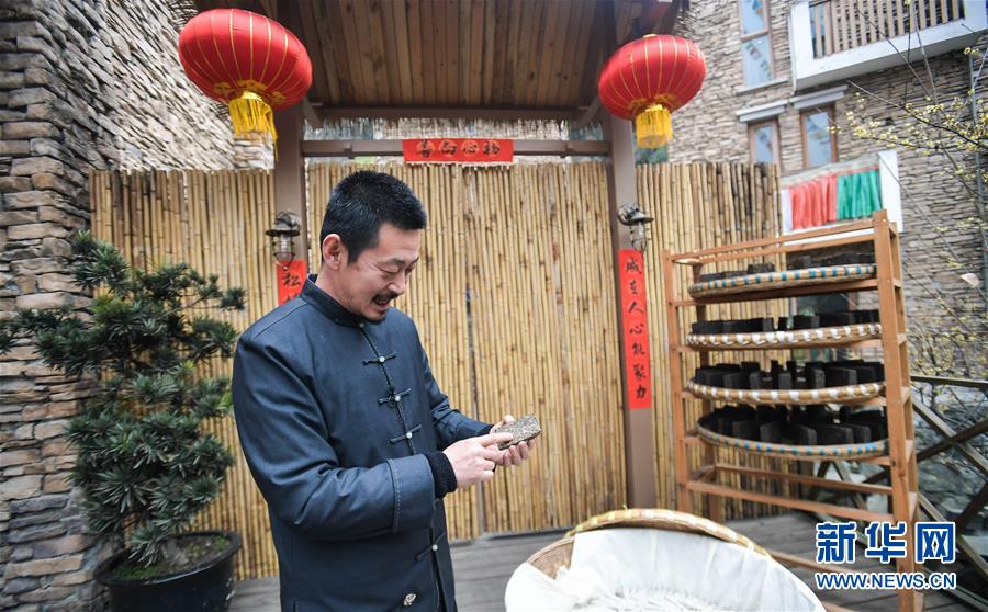 （新媒體專(zhuān)線）（5）我們對(duì)美好生活更加充滿(mǎn)信心&mdash;&mdash;習(xí)近平總書(shū)記春節(jié)前夕赴四川看望慰問(wèn)回訪記 