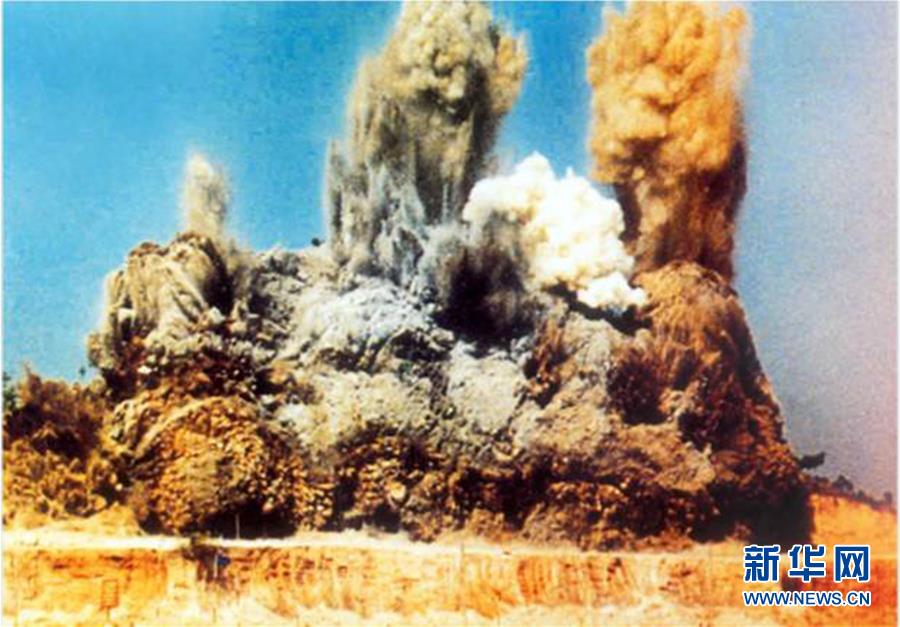 （新華全媒頭條&middot;壯闊東方潮　奮進(jìn)新時(shí)代&mdash;&mdash;慶祝改革開放40年&middot;圖文互動(dòng)）（1）從追趕時(shí)代到引領(lǐng)時(shí)代&mdash;&mdash;從深圳發(fā)展奇跡看中國改革開放40年 