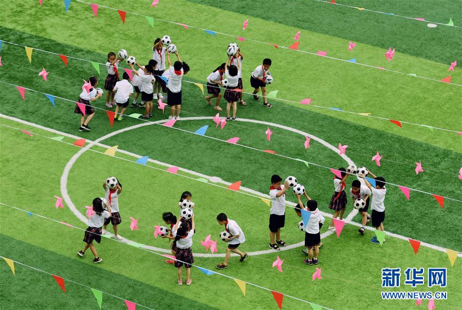 #（社會(huì)）（2）浙江啟用首批&ldquo;夢(mèng)想足球場(chǎng)&rdquo;
