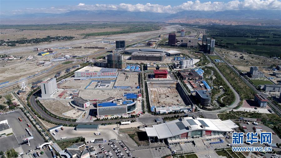 （新華全媒頭條&middot;圖文互動(dòng)）（5）揮寫(xiě)中國(guó)與世界交融發(fā)展新畫(huà)卷&mdash;&mdash;以習(xí)近平同志為核心的黨中央引領(lǐng)中國(guó)深層次全方位開(kāi)放紀(jì)實(shí)