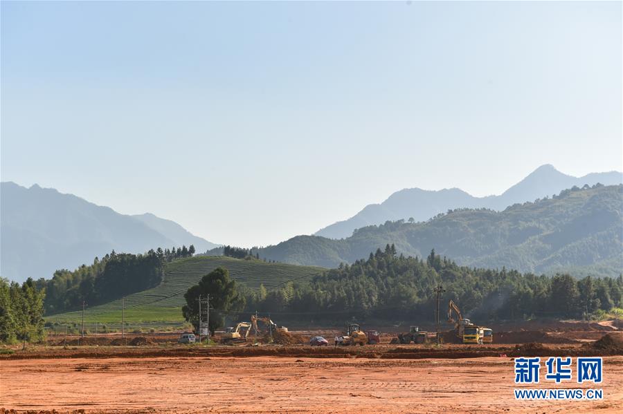 （在習(xí)近平新時代中國特色社會主義思想指引下&middot;慶祝改革開放40周年&middot;綠色發(fā)展）（新華全媒頭條&middot;圖文互動）（4）綠色發(fā)展：書寫在中國大地上的美麗畫卷