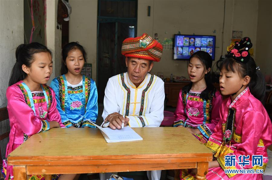 （輝煌60年&middot;壯美新廣西&middot;圖文互動）（5）和睦相處一家親 攜手并進(jìn)謀發(fā)展&mdash;&mdash;廣西民族團(tuán)結(jié)發(fā)展觀察