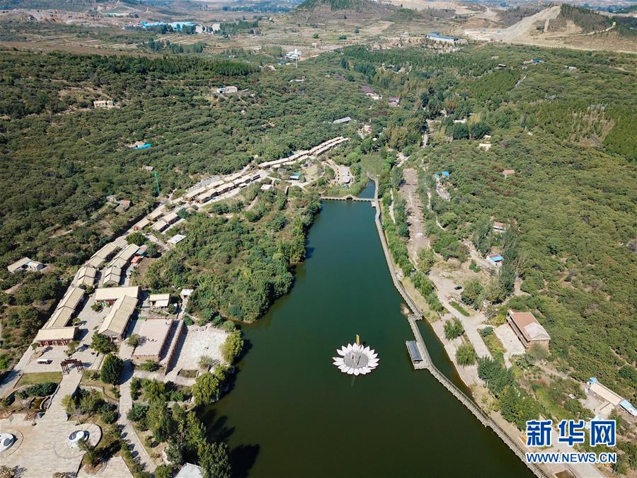 （新華全媒頭條&middot;圖文互動(dòng)）（10）領(lǐng)航！向著高質(zhì)量發(fā)展堅(jiān)定前行&mdash;&mdash;以習(xí)近平同志為核心的黨中央引領(lǐng)中國(guó)經(jīng)濟(jì)發(fā)展述評(píng)