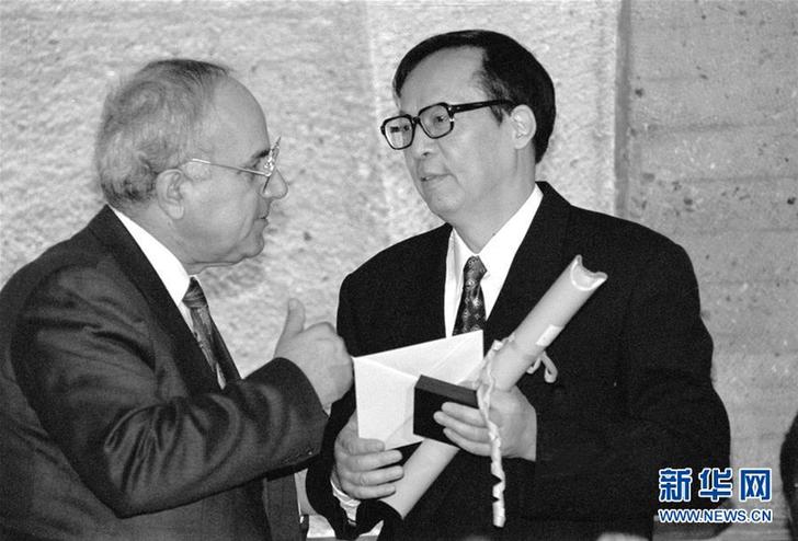 （改革先鋒風(fēng)采&middot;圖文互動(dòng)）（2）王選：高科技應(yīng)&ldquo;頂天立地&rdquo;