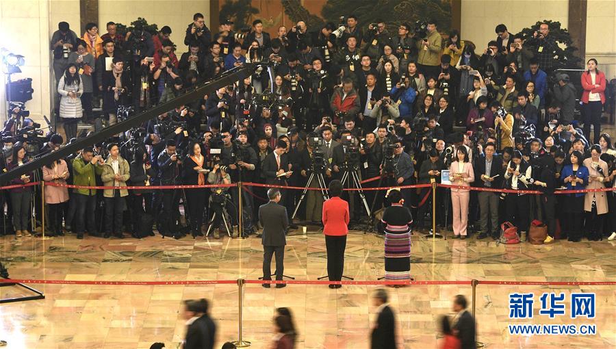 （兩會(huì)&middot;政協(xié)開(kāi)幕）（16）全國(guó)政協(xié)委員接受采訪(fǎng)