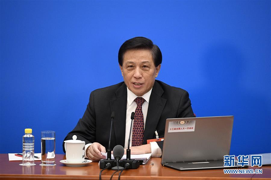 （兩會(huì)）（6）十三屆全國人大一次會(huì)議舉行新聞發(fā)布會(huì) 