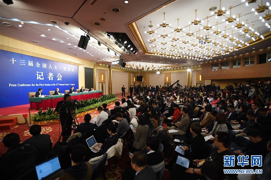 （兩會(huì)）（4）國(guó)家發(fā)改委主任何立峰等就&ldquo;創(chuàng)新和完善宏觀調(diào)控，推動(dòng)高質(zhì)量發(fā)展&rdquo;答記者問(wèn)