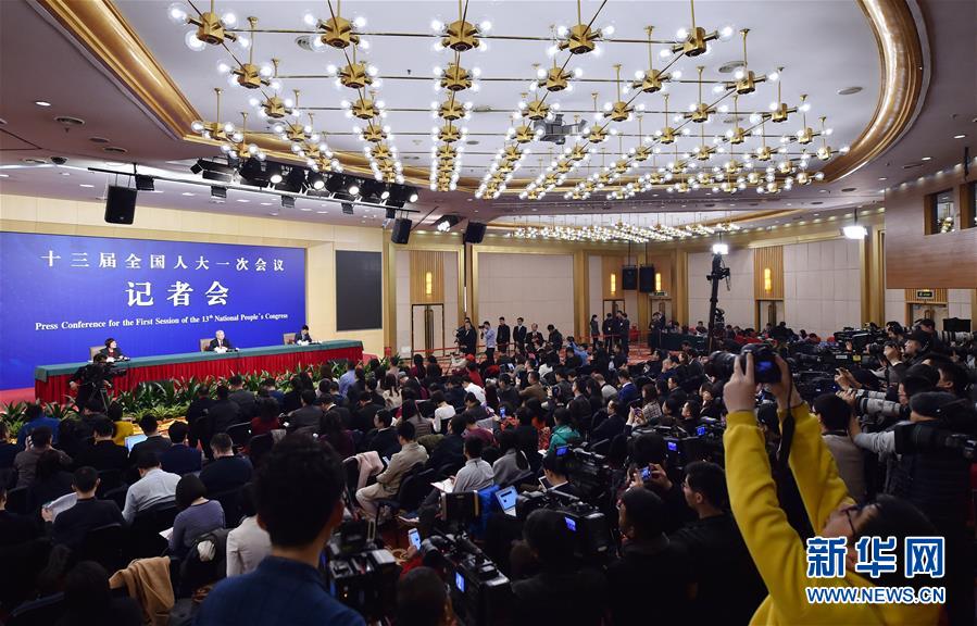 （兩會）（2）國務(wù)院扶貧辦主任劉永富就&ldquo;打好精準(zhǔn)脫貧攻堅(jiān)戰(zhàn)&rdquo;答記者問