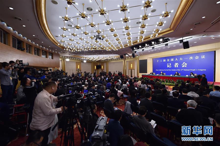 （兩會(huì)）（2）農(nóng)業(yè)部部長韓長賦等就&ldquo;實(shí)施鄉(xiāng)村振興戰(zhàn)略 推動(dòng)農(nóng)業(yè)轉(zhuǎn)型升級(jí)&rdquo;答記者問