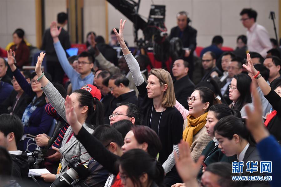 （兩會）（4）農業(yè)部部長韓長賦等就&ldquo;實施鄉(xiāng)村振興戰(zhàn)略 推動農業(yè)轉型升級&rdquo;答記者問