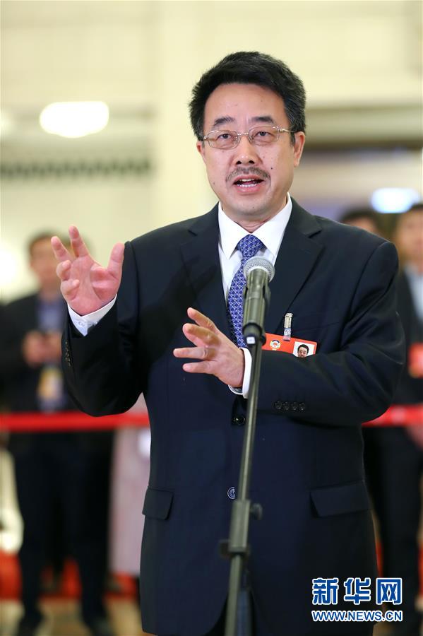 （兩會(huì)&middot;XHDW）（3）全國(guó)政協(xié)委員接受采訪