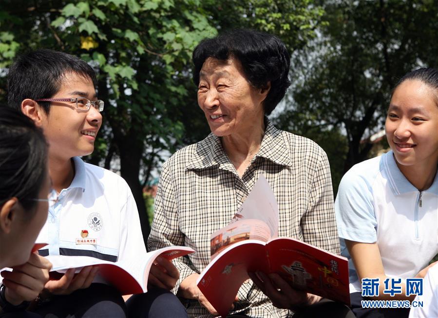 （改革先鋒風采&middot;圖文互動）（1）于漪：站上講臺就是生命在歌唱 