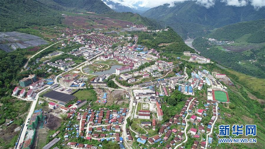（兩會前夕看落實(shí)&middot;圖文互動）（1）格?；ㄩ_ 幸福路寬&mdash;&mdash;西藏落實(shí)習(xí)近平總書記全國兩會重要講話精神紀(jì)實(shí)