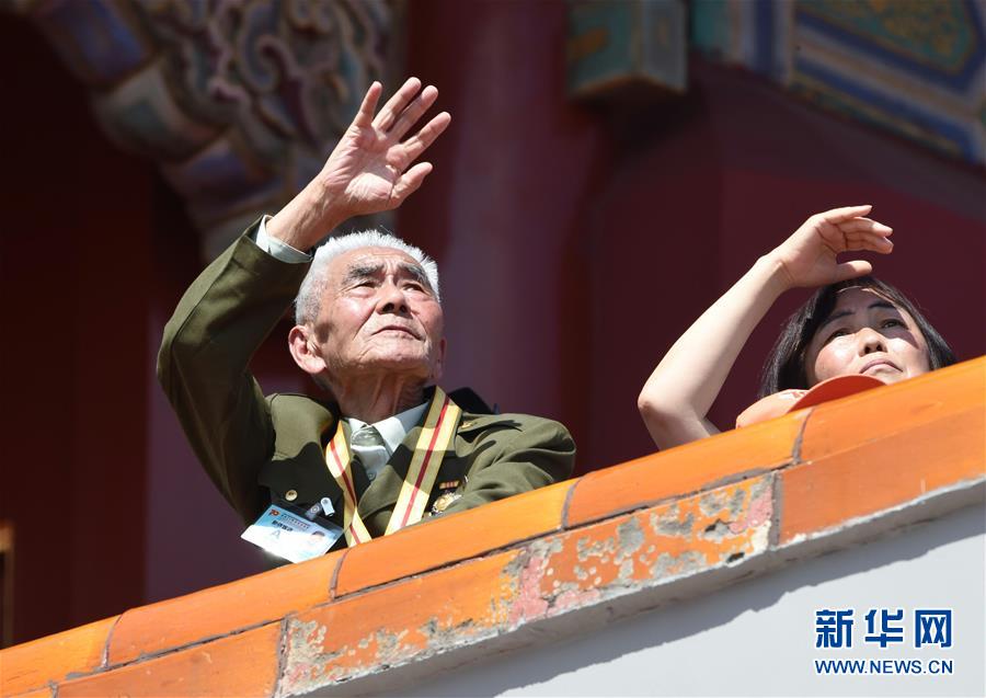 （新華全媒頭條&middot;強軍思想引領(lǐng)新征程&middot;圖文互動）（3）那一刻，我們光榮接受檢閱