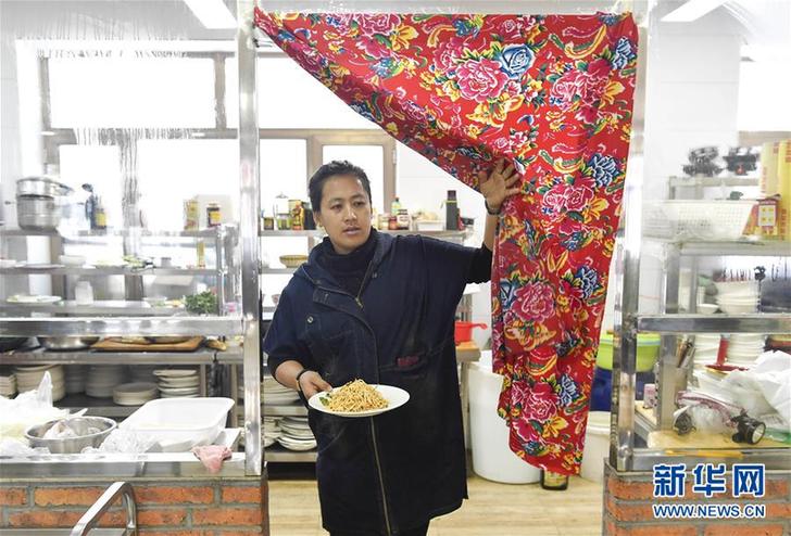 （在習近平新時代中國特色社會主義思想指引下&mdash;&mdash;新時代新作為新篇章&middot;圖文互動）（5）三年，從無名小屯到聲名遠播&mdash;&mdash;這個&ldquo;雪鄉(xiāng)&rdquo;是如何做到的？