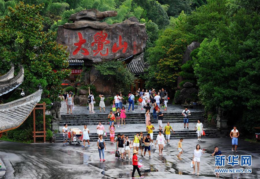 （兩會(huì)前夕看落實(shí)&middot;圖文互動(dòng)）（3）奮力脫貧攻堅(jiān) 生態(tài)追&ldquo;清&rdquo;逐&ldquo;綠&rdquo;&mdash;&mdash;江西落實(shí)習(xí)近平總書記全國兩會(huì)重要講話精神紀(jì)實(shí)