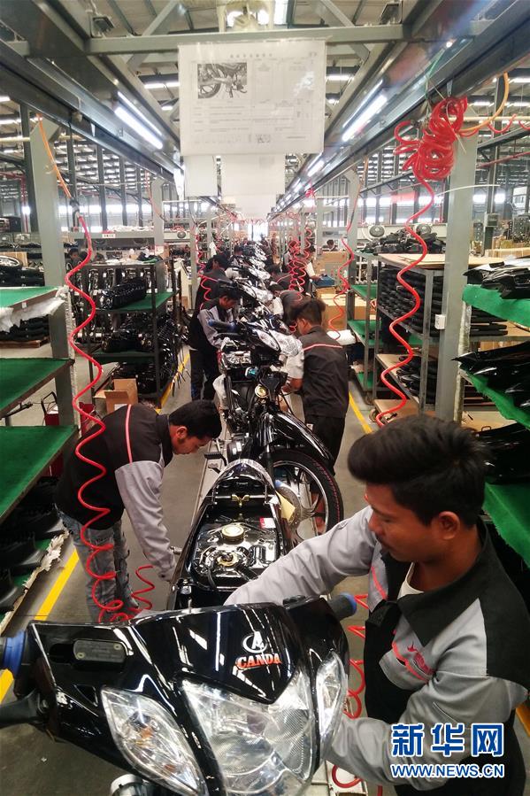 （在習(xí)近平新時(shí)代中國特色社會(huì)主義思想指引下&mdash;&mdash;新時(shí)代新作為新篇章&middot;圖文互動(dòng)）（8）高原春來早 云嶺開新篇 