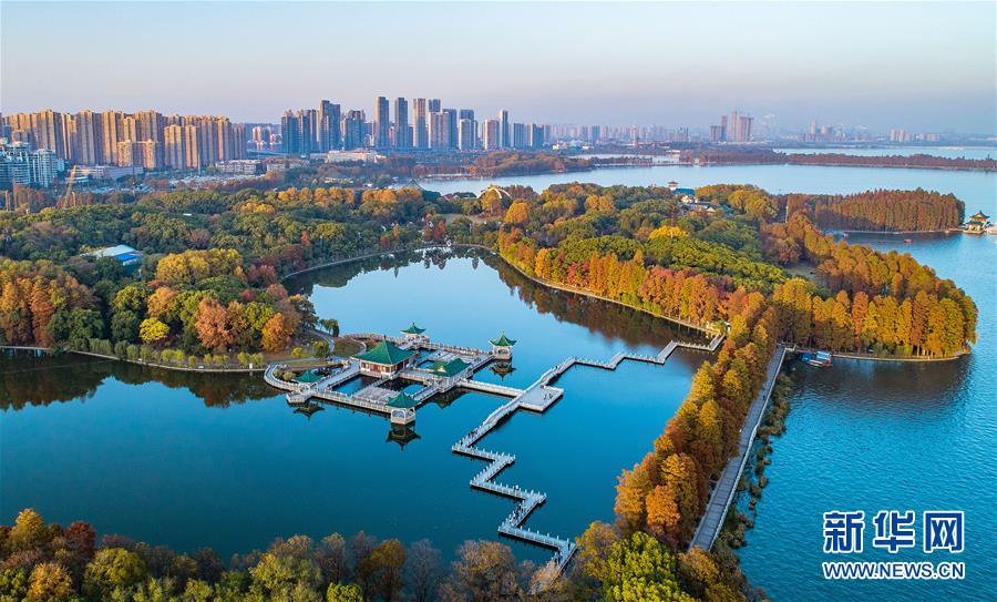 （兩會&middot;圖文互動）（6）&ldquo;這樣的綠道太贊了！&rdquo;&mdash;&mdash;代表委員熱議東湖綠道建設(shè)
