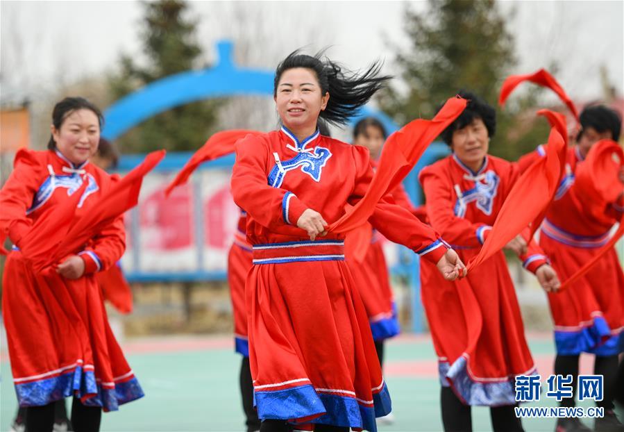 （壯麗70年&middot;奮斗新時(shí)代&middot;圖文互動(dòng)）（1）情同一家，守望相助，共奔小康&mdash;&mdash;內(nèi)蒙古興安盟巴彥敖包嘎查民族團(tuán)結(jié)見聞