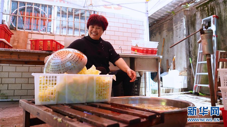 （鄉(xiāng)村振興&middot;圖文互動(dòng)）（2）&ldquo;生活的滋味都在泡菜里&rdquo;&mdash;&mdash;江西瑞金&ldquo;華嬤嬤&rdquo;奮斗記