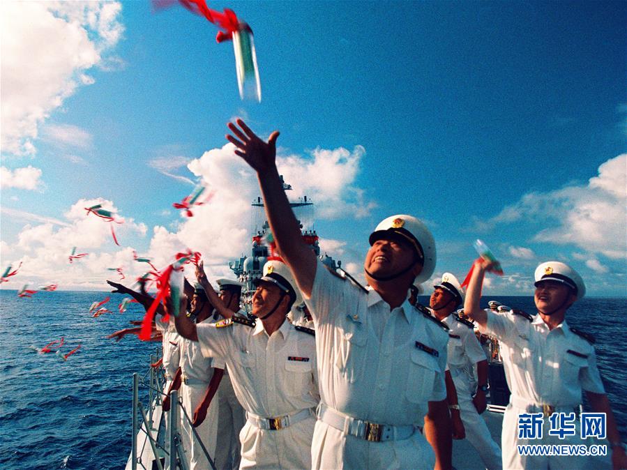 （新華全媒頭條&middot;人民海軍70年&middot;圖文互動）（1）向海圖強春潮涌&mdash;&mdash;黨中央、中央軍委和習主席關(guān)心人民海軍建設(shè)發(fā)展紀實