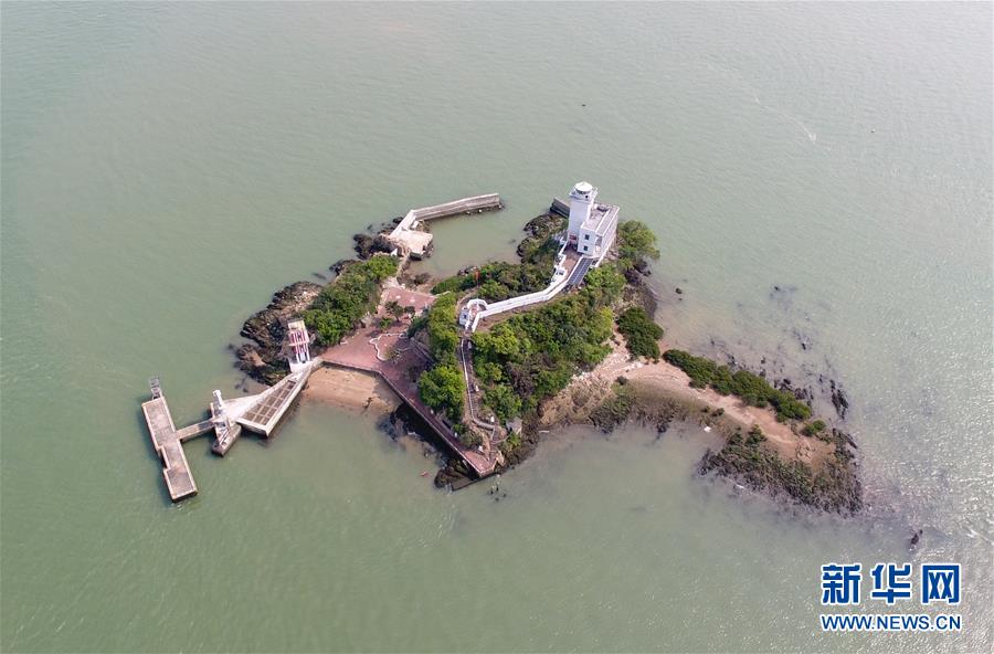 （新華全媒頭條&middot;圖文互動(dòng)）（2）守望&mdash;&mdash;記舢舨洲&ldquo;島主&rdquo;黃燦明一門(mén)四代航標(biāo)工