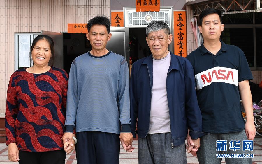 （新華全媒頭條&middot;圖文互動(dòng)）（9）守望&mdash;&mdash;記舢舨洲&ldquo;島主&rdquo;黃燦明一門(mén)四代航標(biāo)工