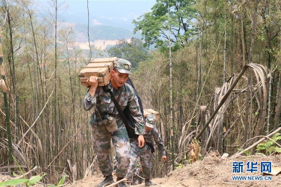 （時(shí)代先鋒&middot;圖文互動(dòng)）（1）新時(shí)代最可愛(ài)的人&mdash;&mdash;記陸軍某掃雷排爆大隊(duì)英雄戰(zhàn)士杜富國(guó)